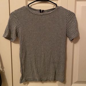 Grey Thin Shortsleeve Sweater w/ Zipper in the back